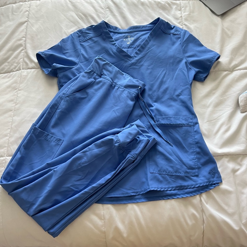 Med Couture Insight women’s scrubs set, color: Ceil